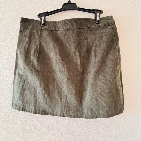 Green Mini A-Line Skirt for Casual Wear - Picture 5 of 5